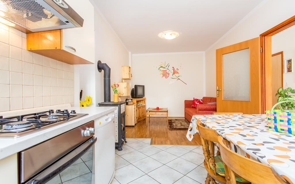 Apartment Ana Polje  Екстер'єр фото