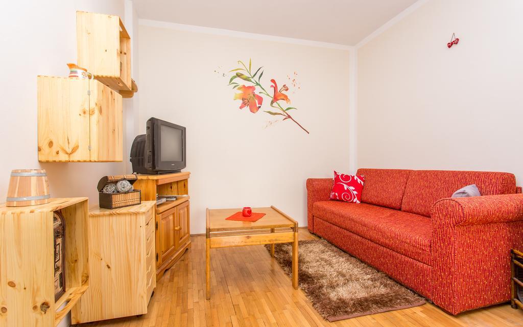 Apartment Ana Polje  Екстер'єр фото